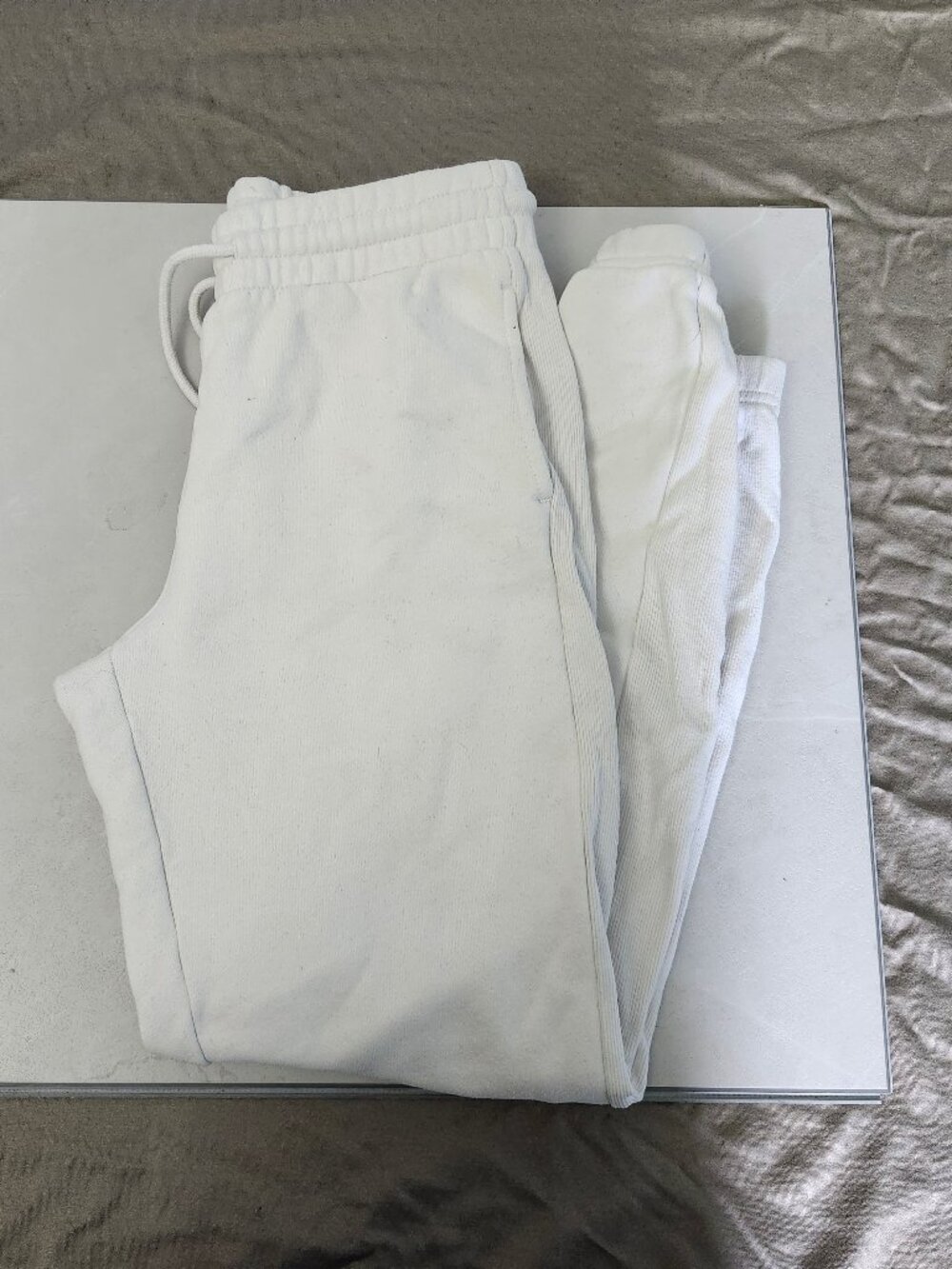ARITZIA TNA Sweat Pants